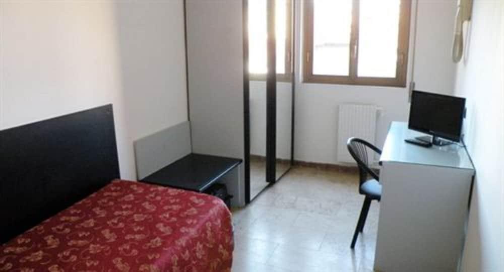 Hotel Virgilio Milan Bagian luar foto