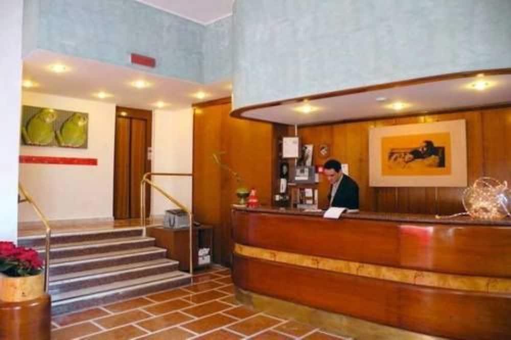 Hotel Virgilio Milan Bagian luar foto