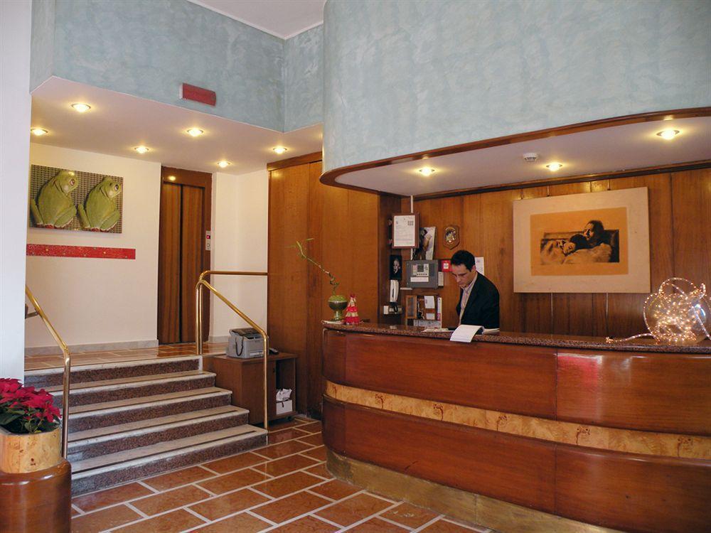 Hotel Virgilio Milan Bagian luar foto