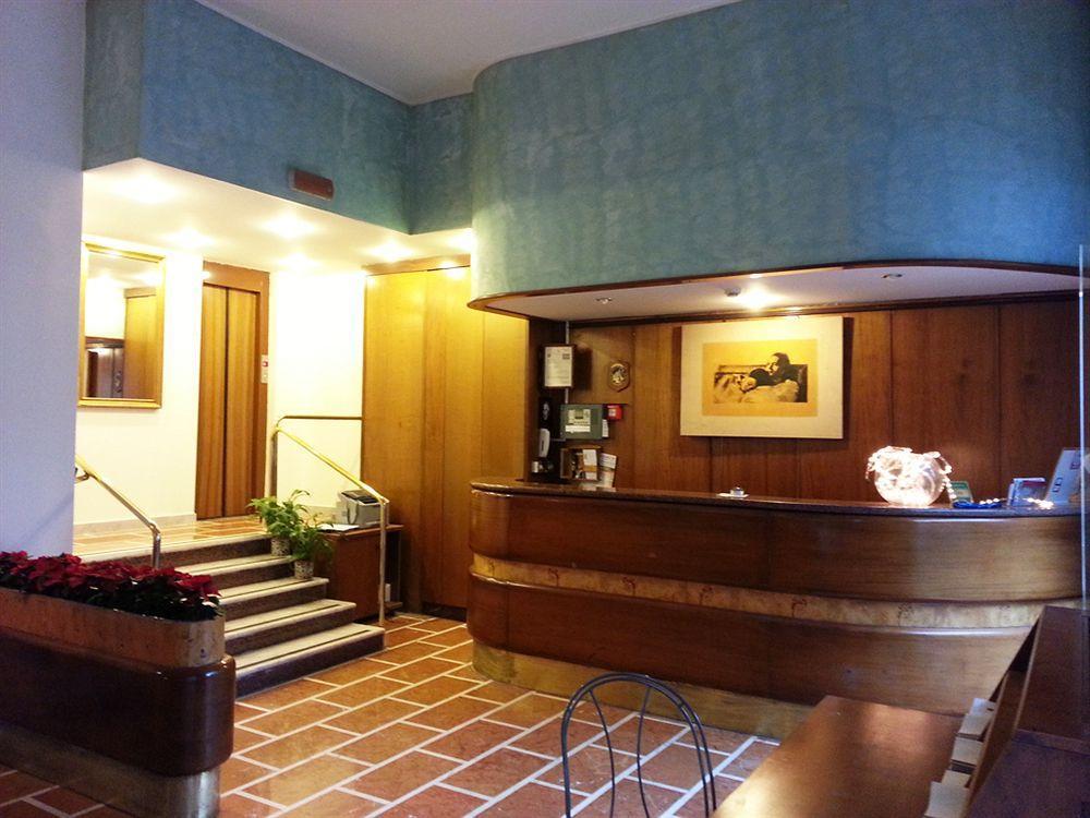 Hotel Virgilio Milan Bagian luar foto